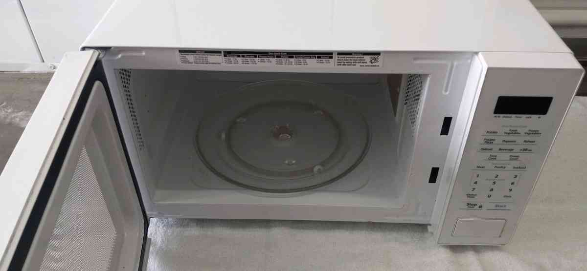 microwave  1year used