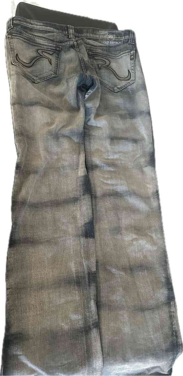 Rock  Republic Vaughn Size 33 Jeans Distressed Straight Leg