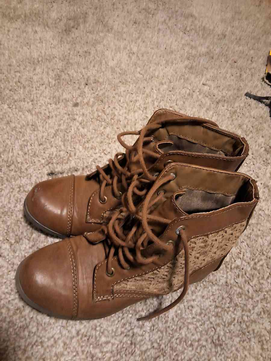 Dr Martins Womens Industrial Boot With safety toe