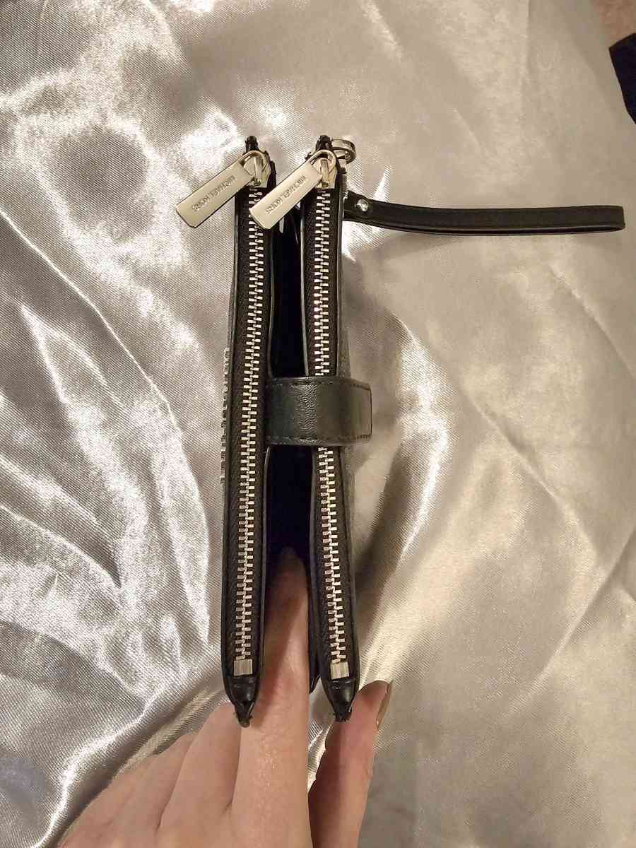 Michael kors purse with matching wallet