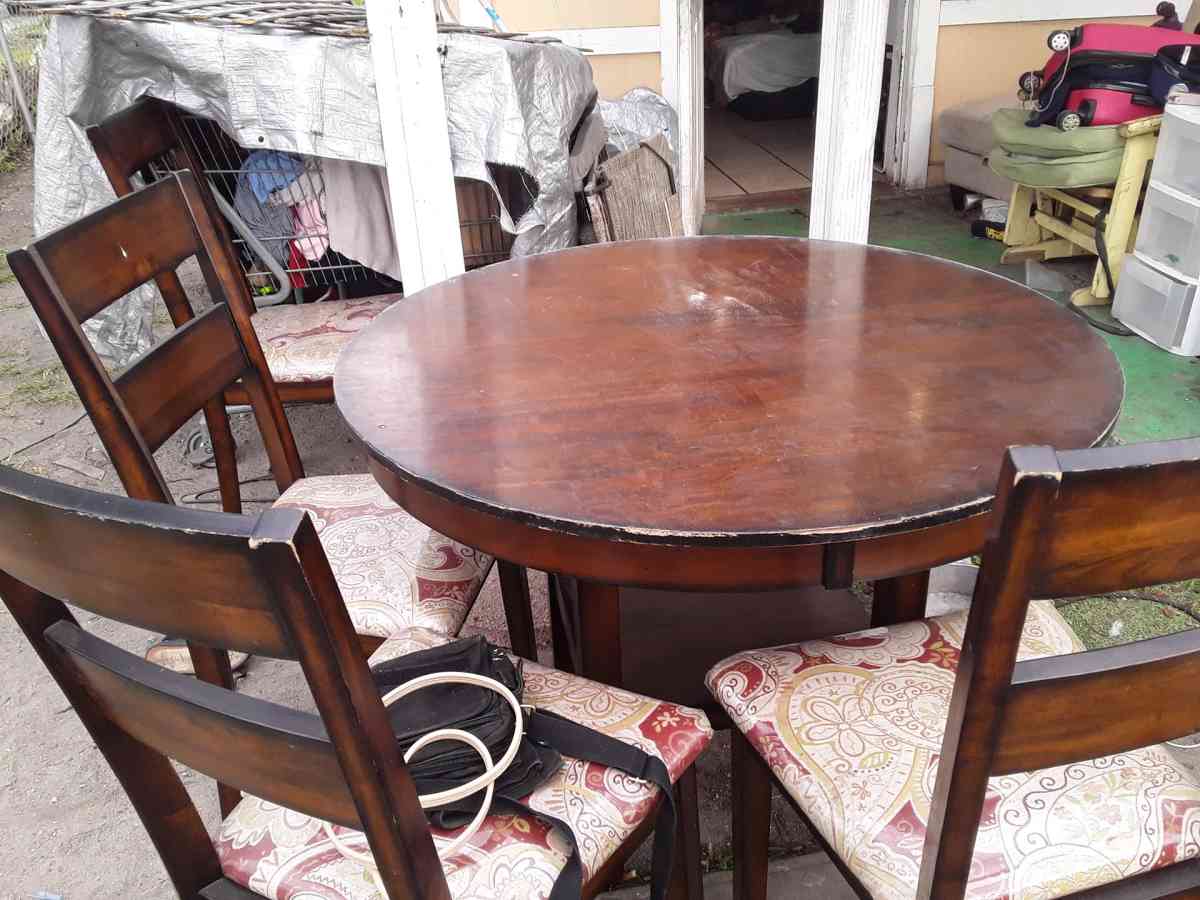Round Wooden Dining Table 4 chairs