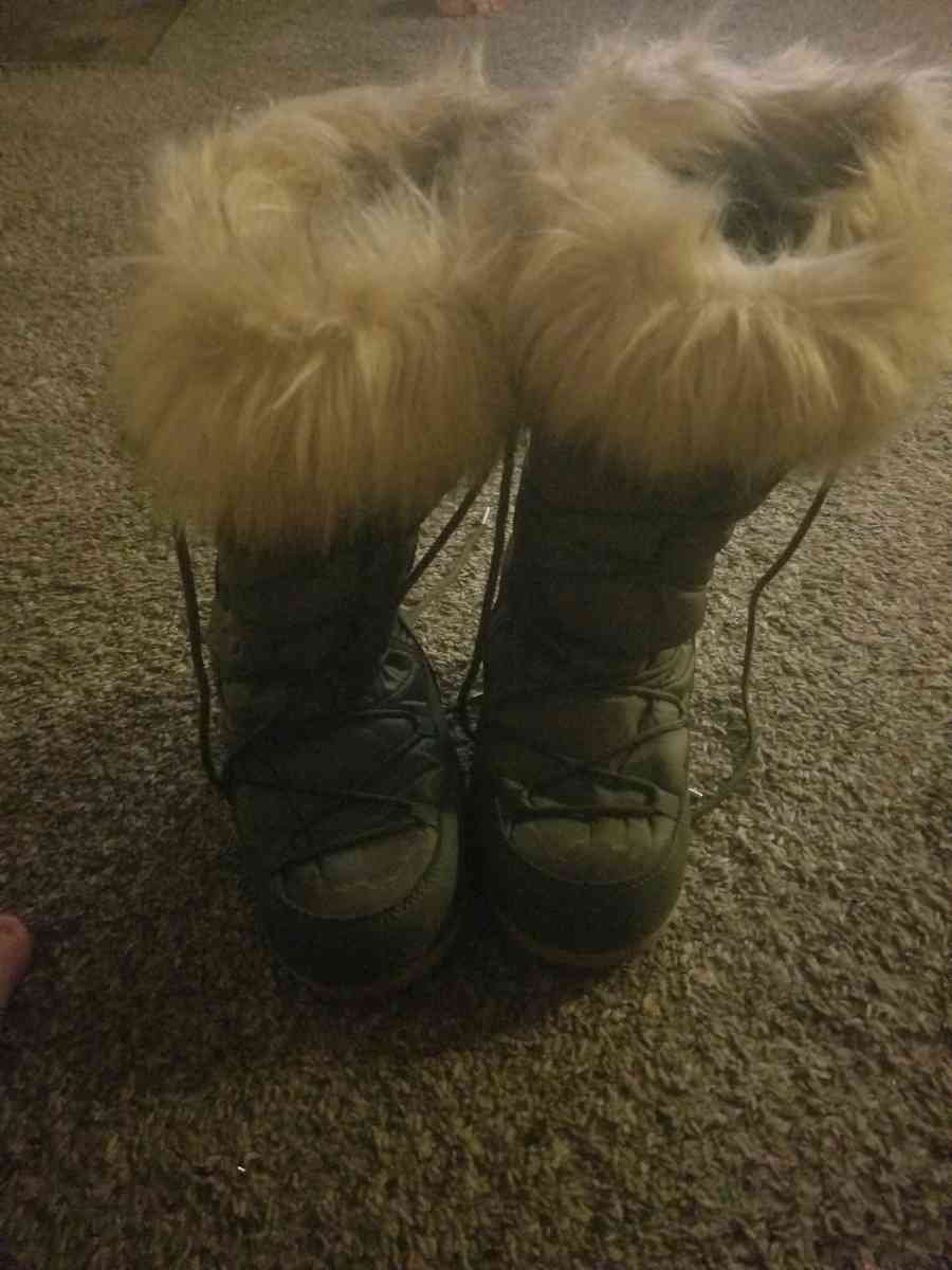 snow boots