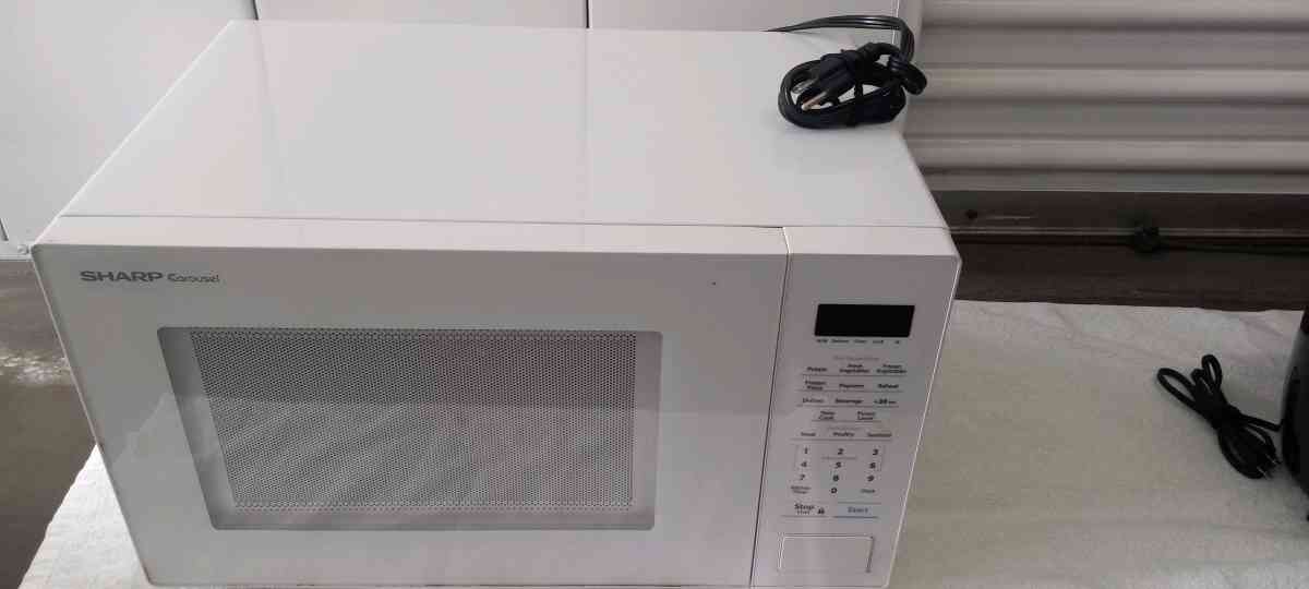 microwave  1year used