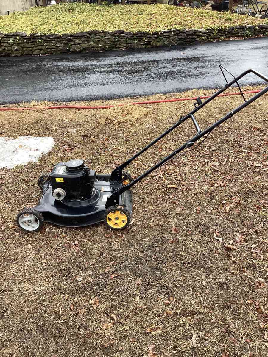 poulan 20inch cut push mower is not a self propelled