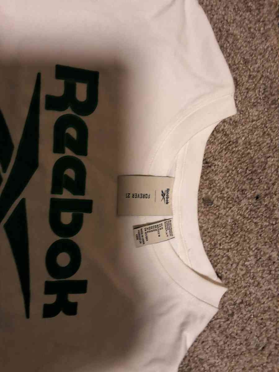 Size Medium Reebok Crop tshirt new with tags