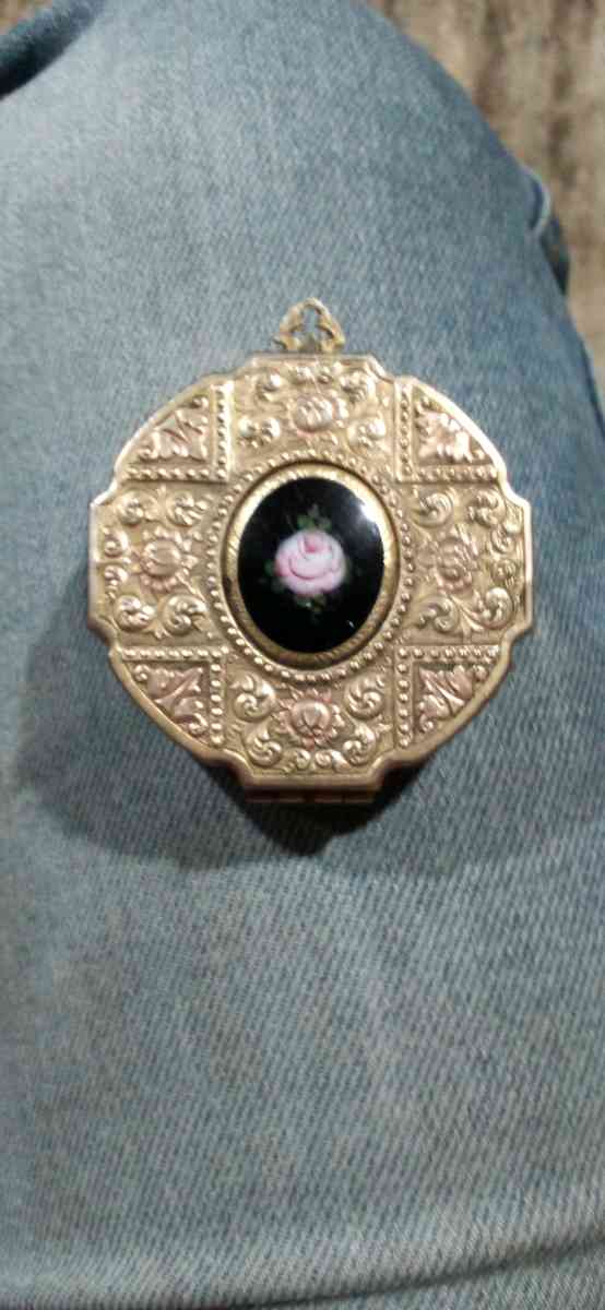 Estee Lauder vintage perfume compact