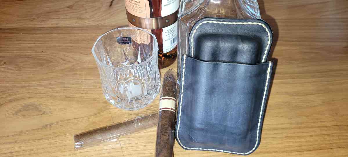 3 pack cigar case