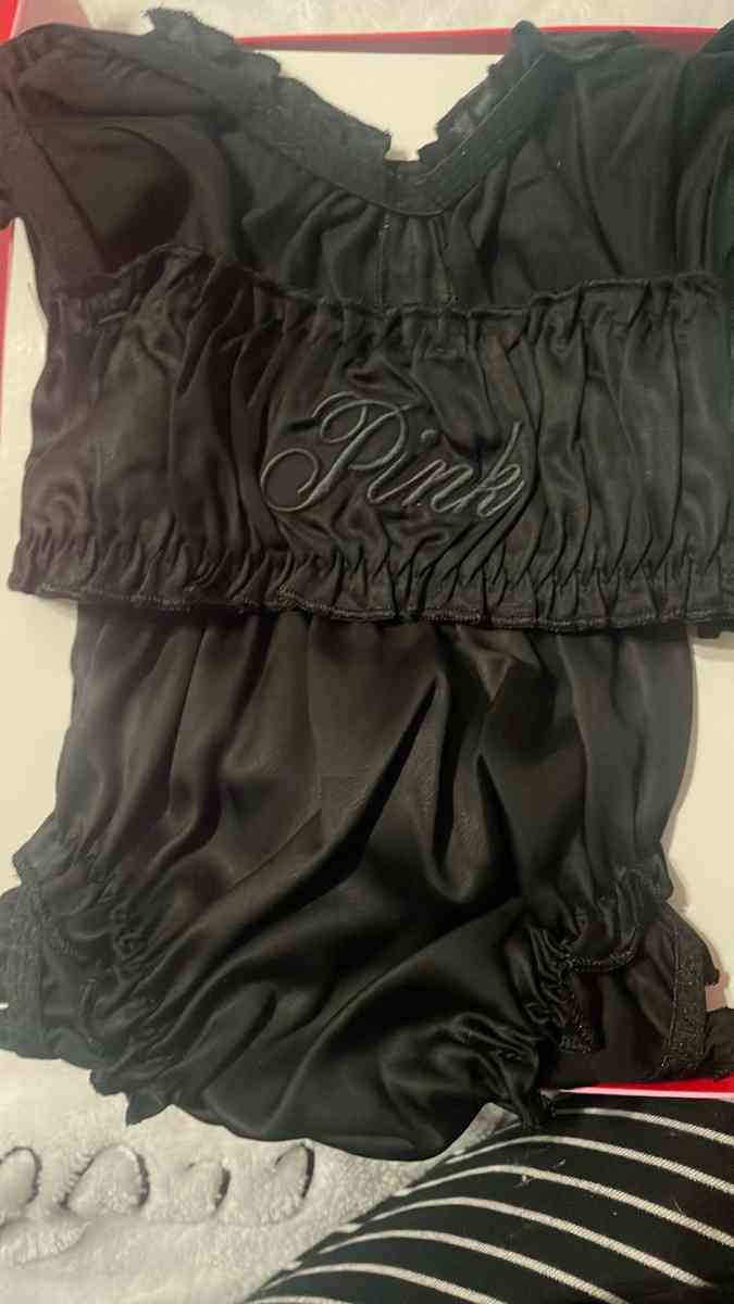 Pink bra underwear set