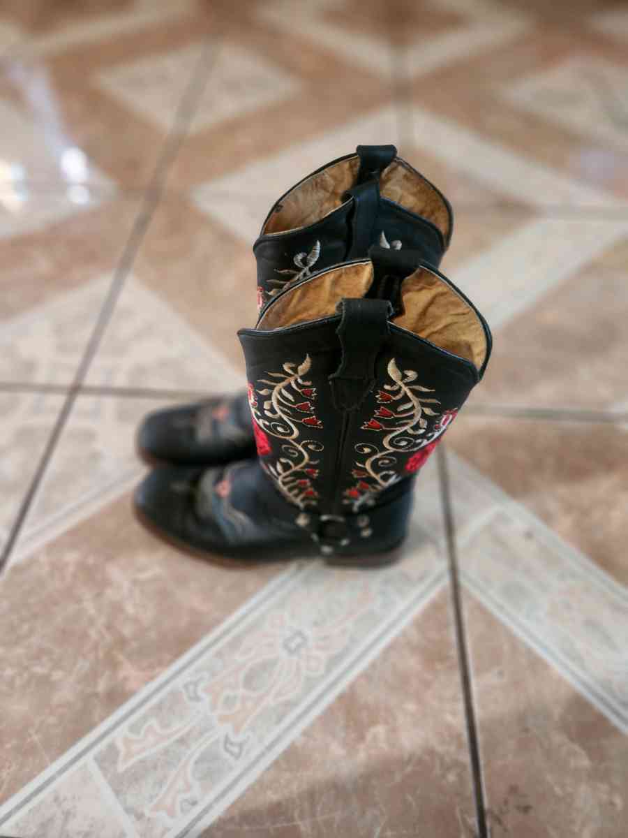 womens black leather boots