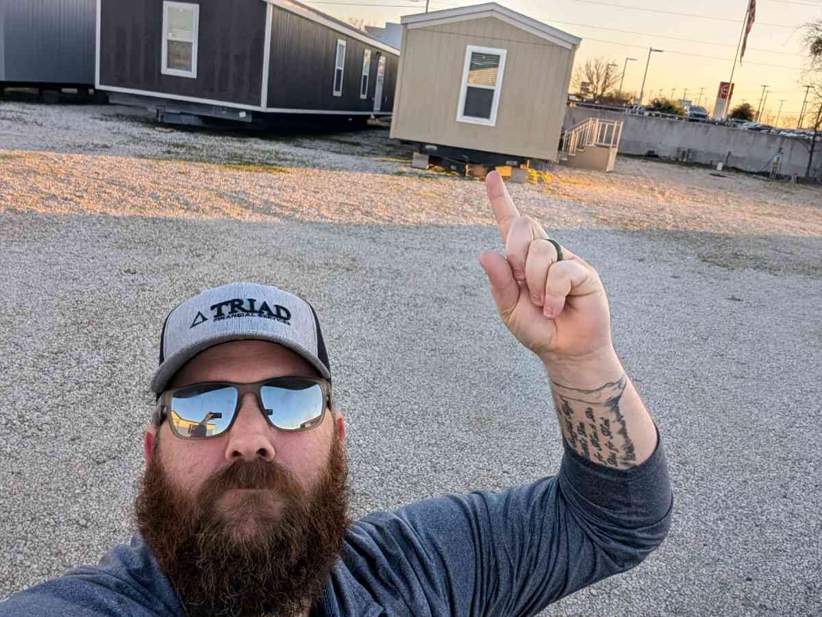 Singlewide Champion Home with 3 bedrooms and 2 bathrooms