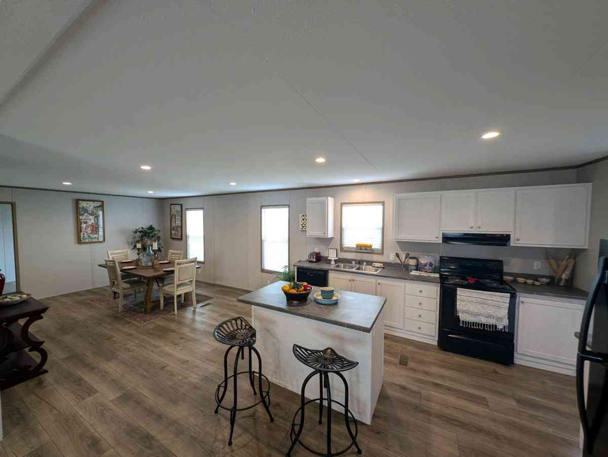 2025 Doublewide with 4 Bedroom and 2 Bathrooms