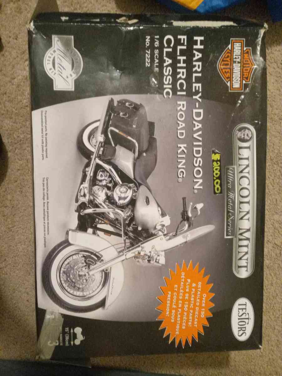 150 peice Lincoln Mint Harley Davidson model kit