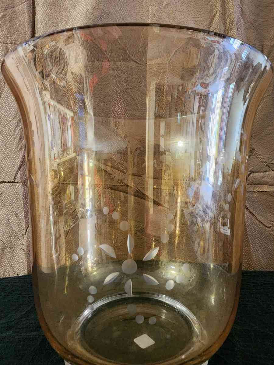 Glass vase