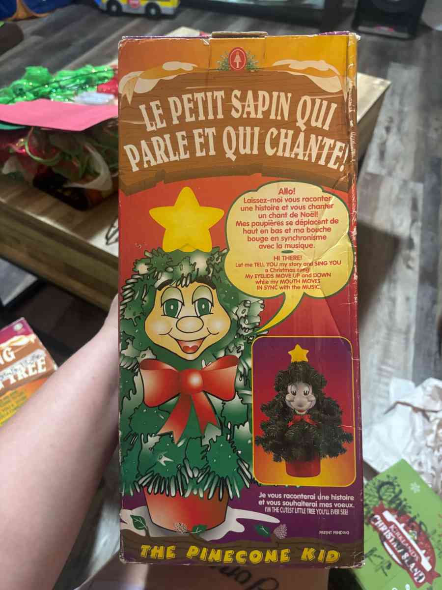 Talking and singing Christmas tree