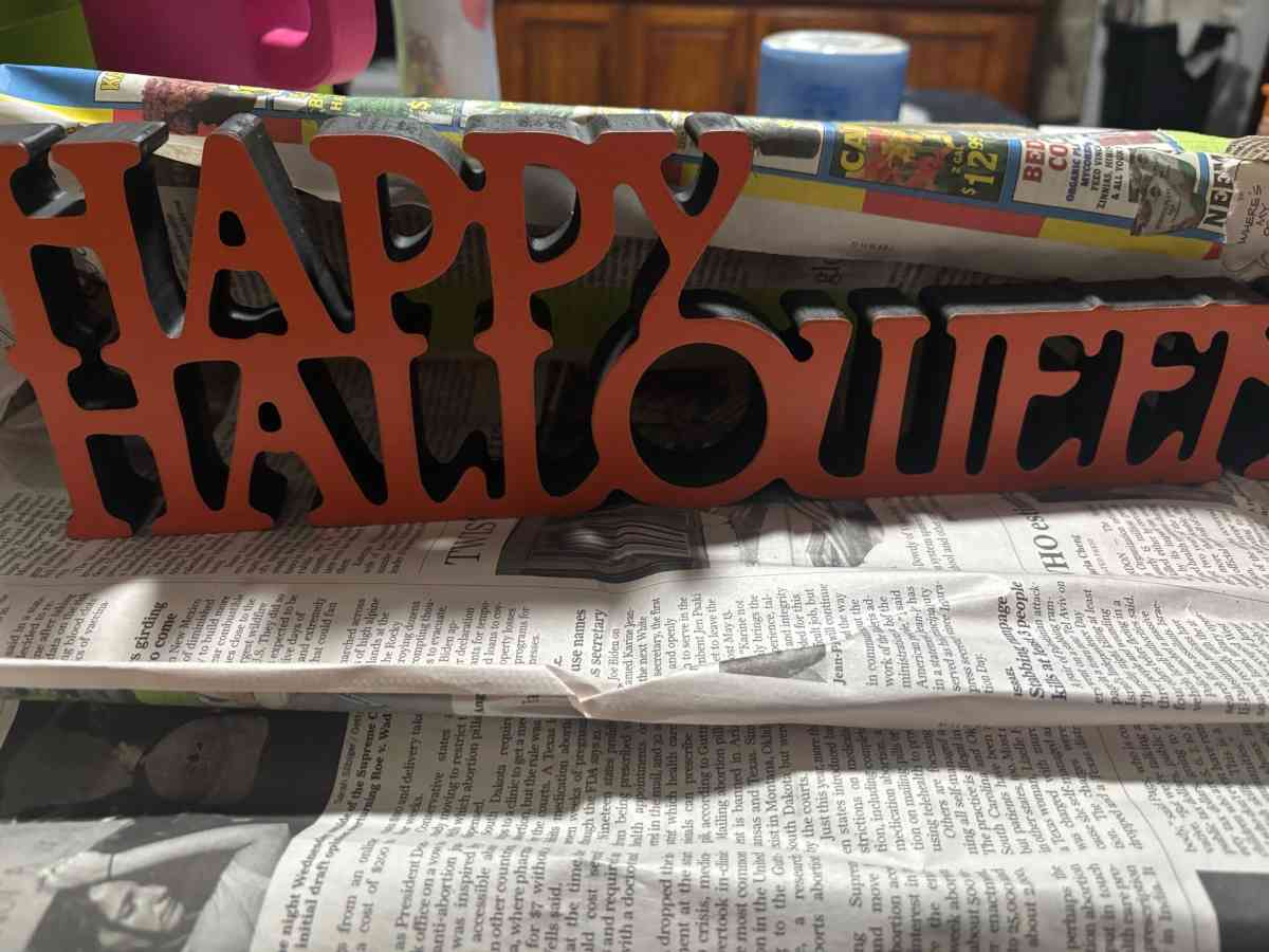 happy Halloween Sign