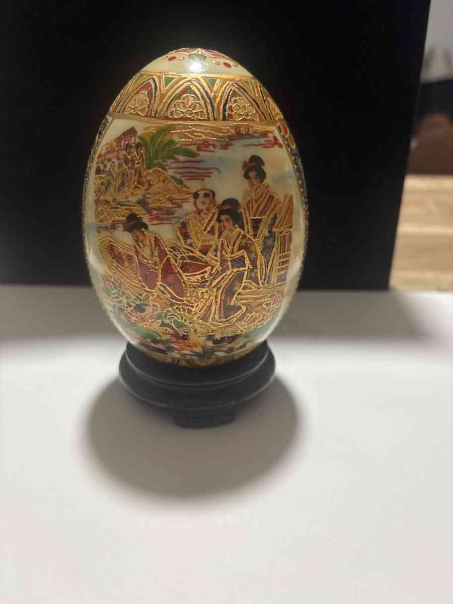 Chinese porcelain egg