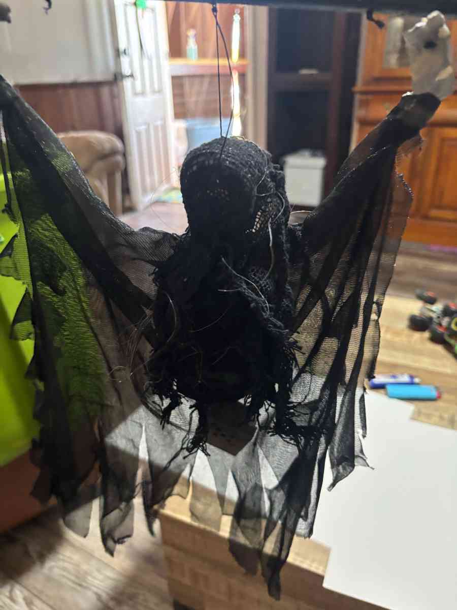 Battery operated skeleton