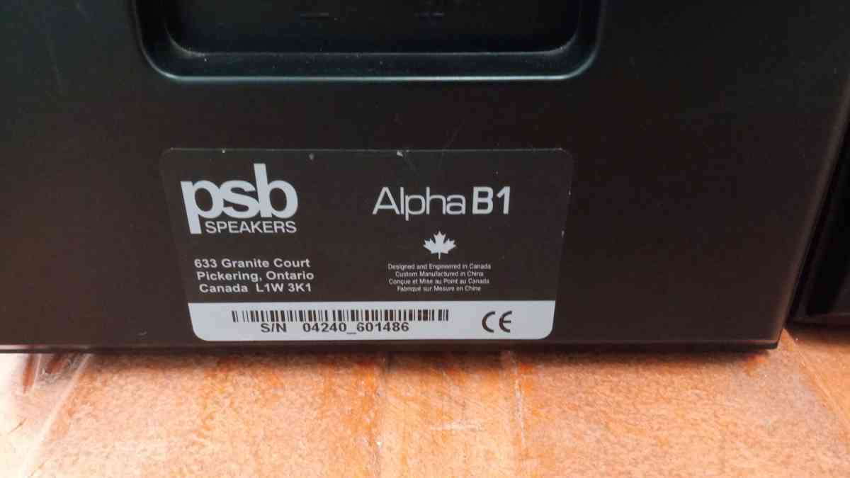 the stereo receiver Harman kardon  speaker