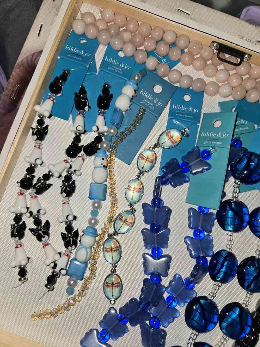 bundle of brand new glass beads for making jewelry selling t