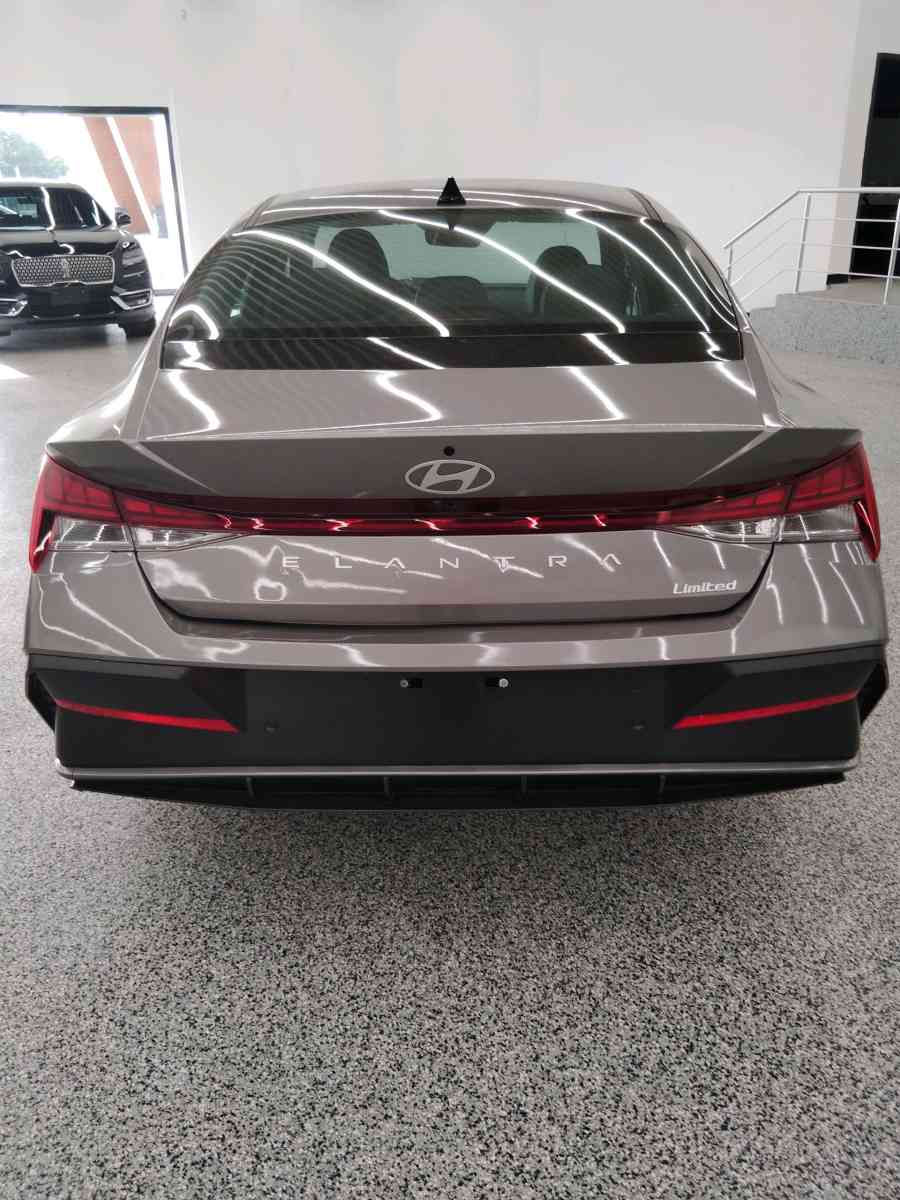 2024 Hyundai Elantra Limited