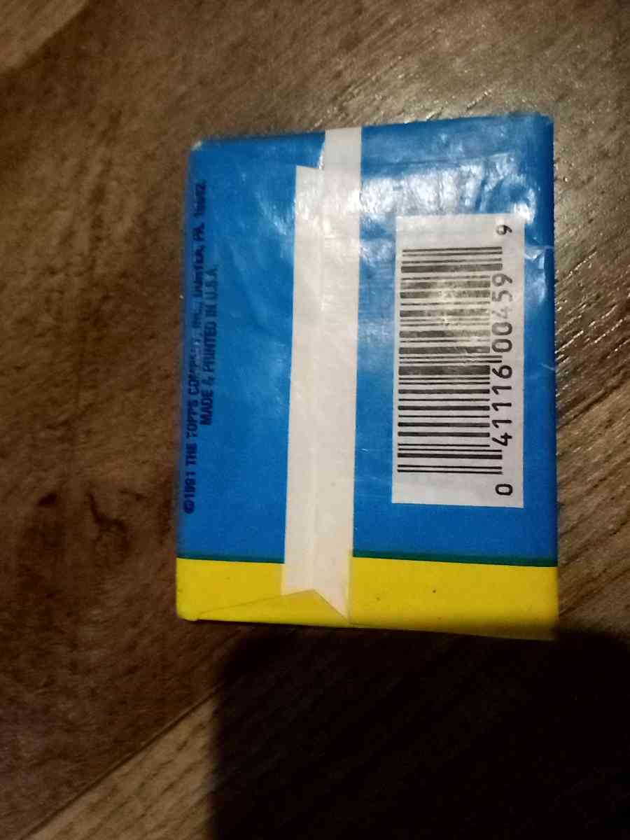 4 sealed packs of desert Storm cards