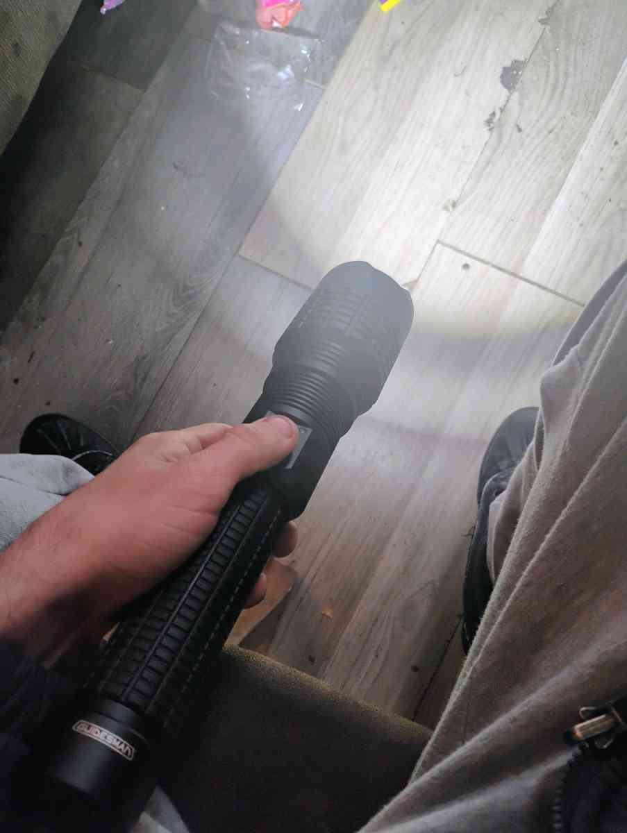 10000 Lumen flashflight