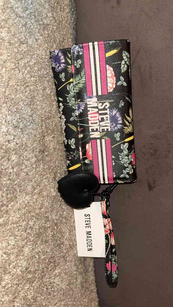 Steve Madden wallet