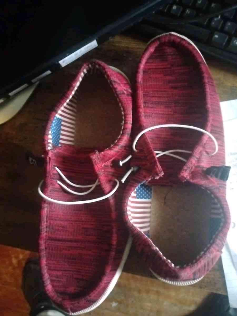 size 13 men tennis shoes