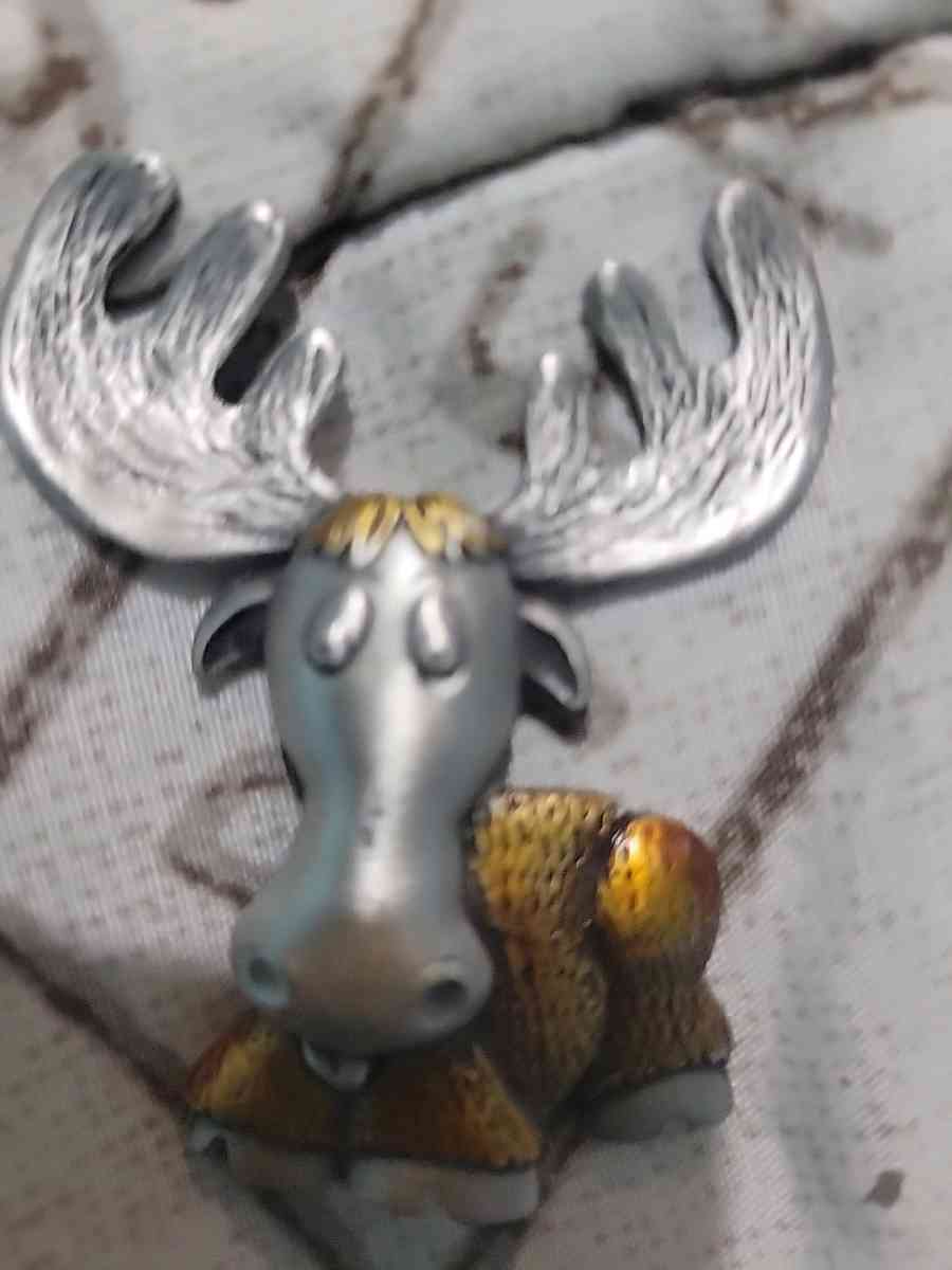 Moose brooch