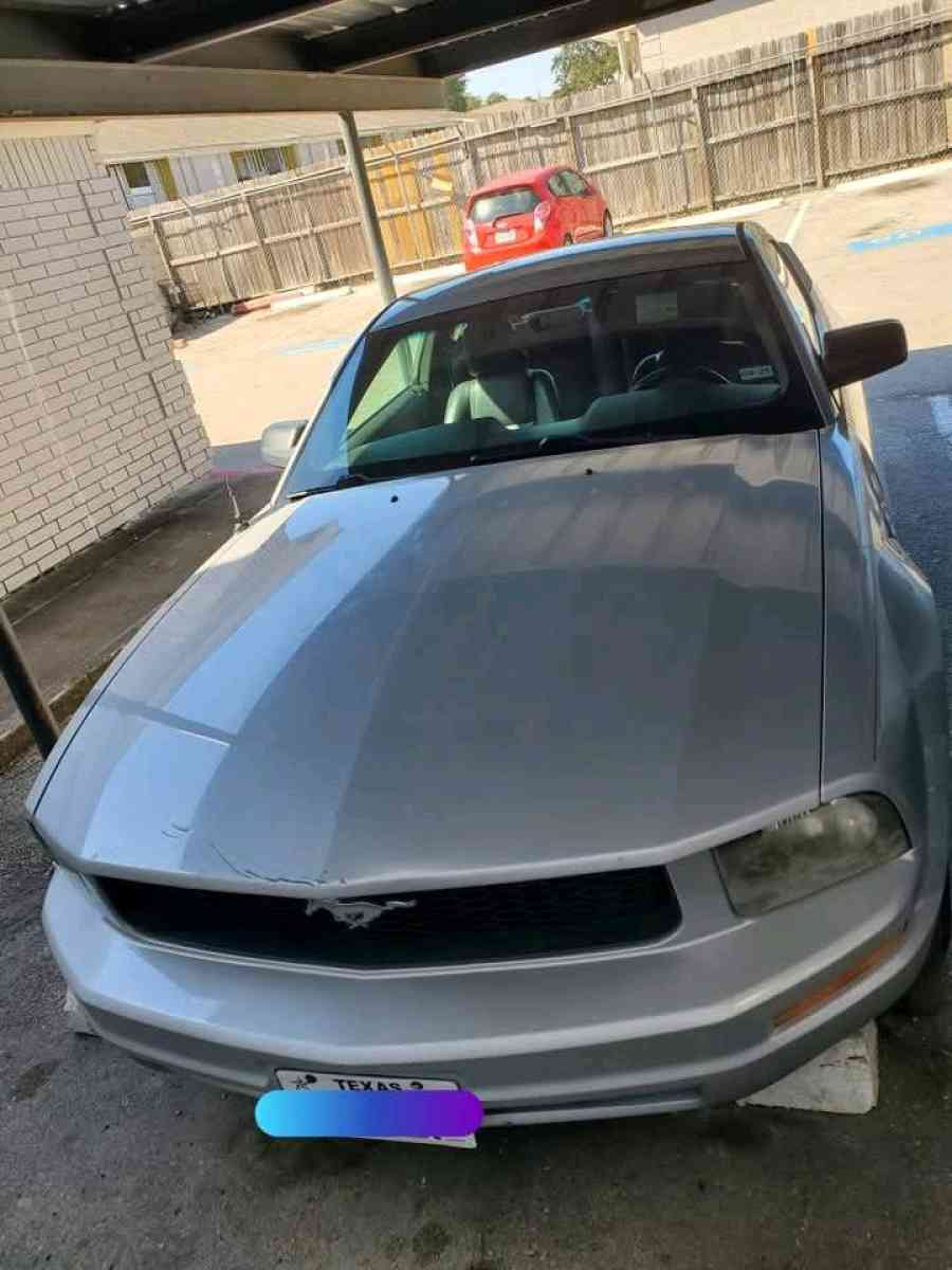 Ford Mustang 2005 standar