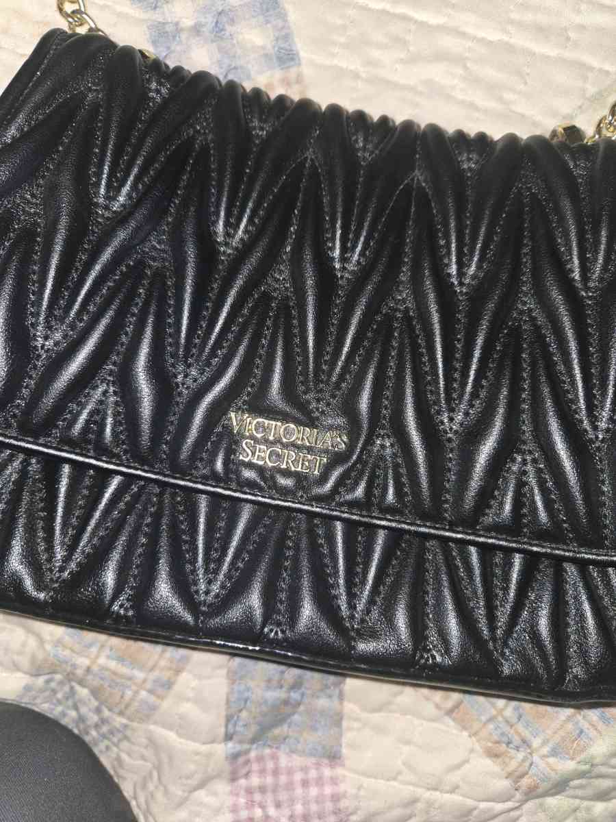 like new crossbody purse no flaws see pics