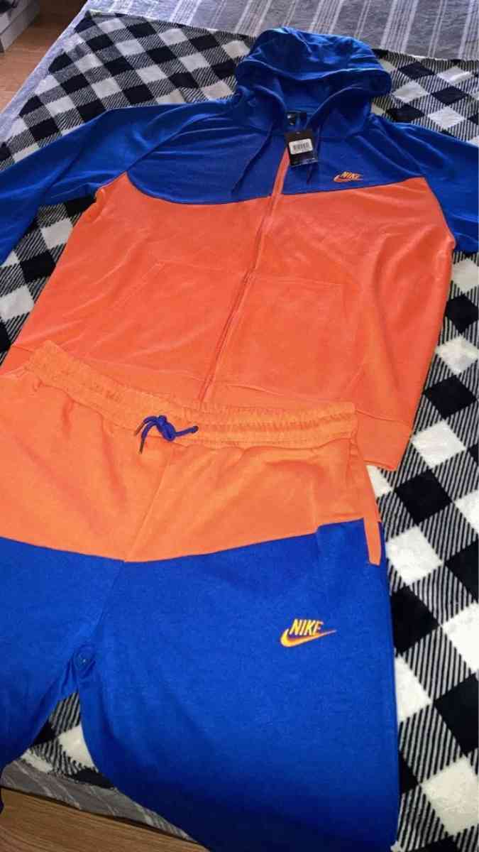 Nike techs 60 for the whole set and polo