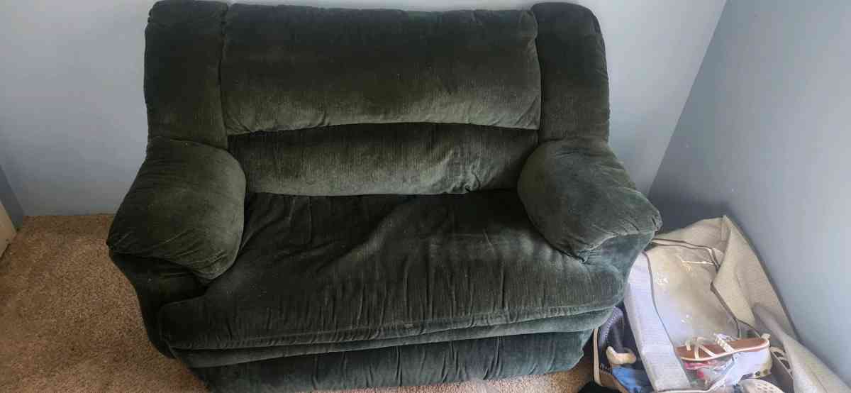 Vintage green plush pullout mattress double couch