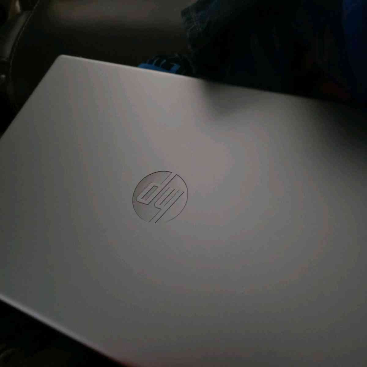 silver hp laptop