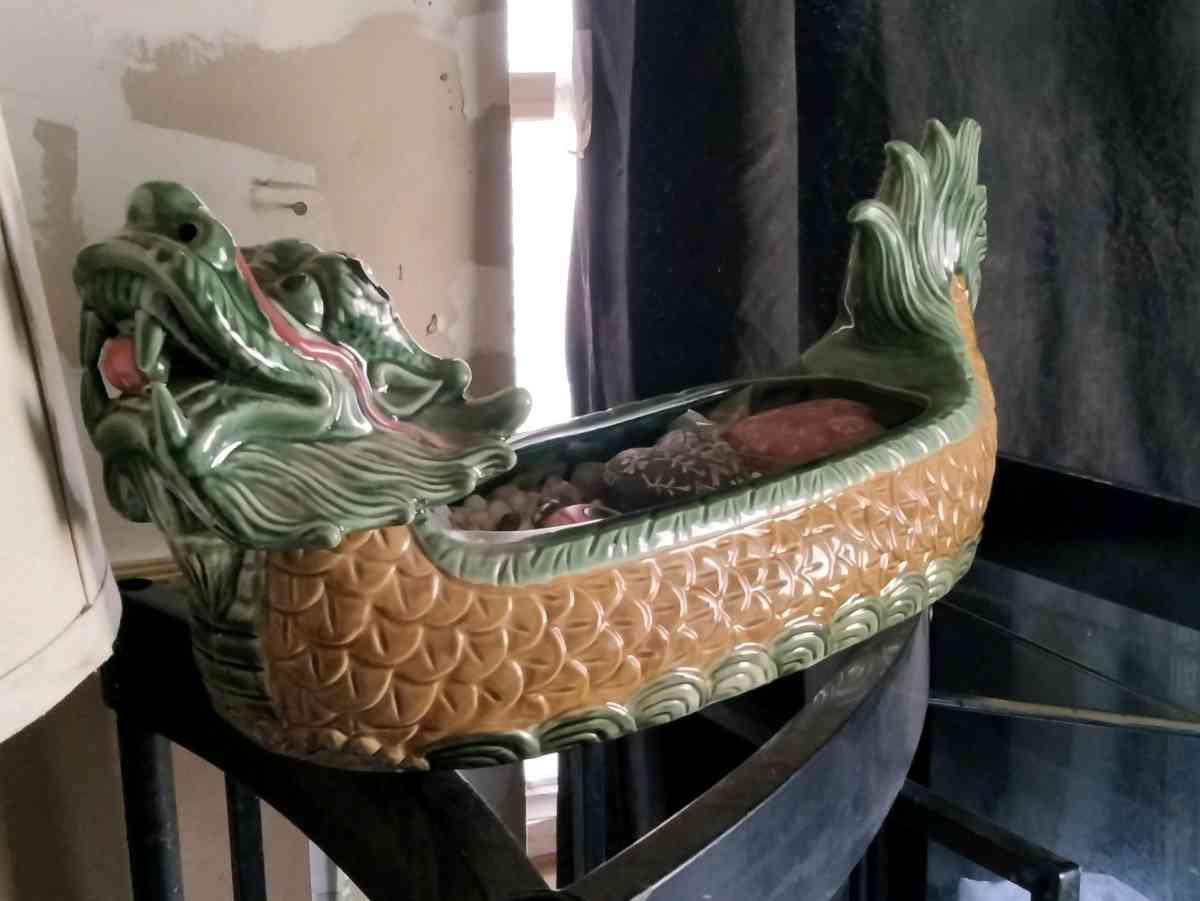 DRAGON PLANTER