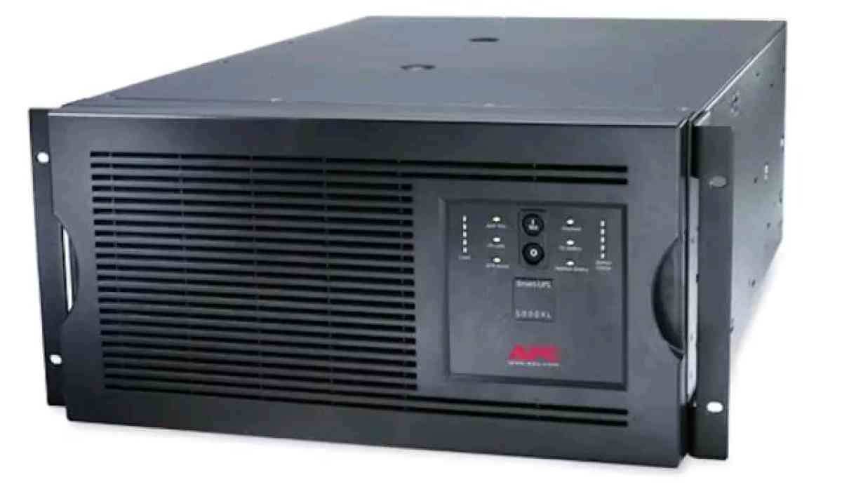 APC SmartUPS 5000VA 208V 4000W  SUA5000RMT5U  NEW