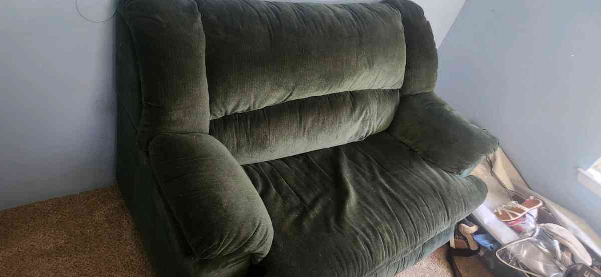 Vintage green plush pullout mattress double couch