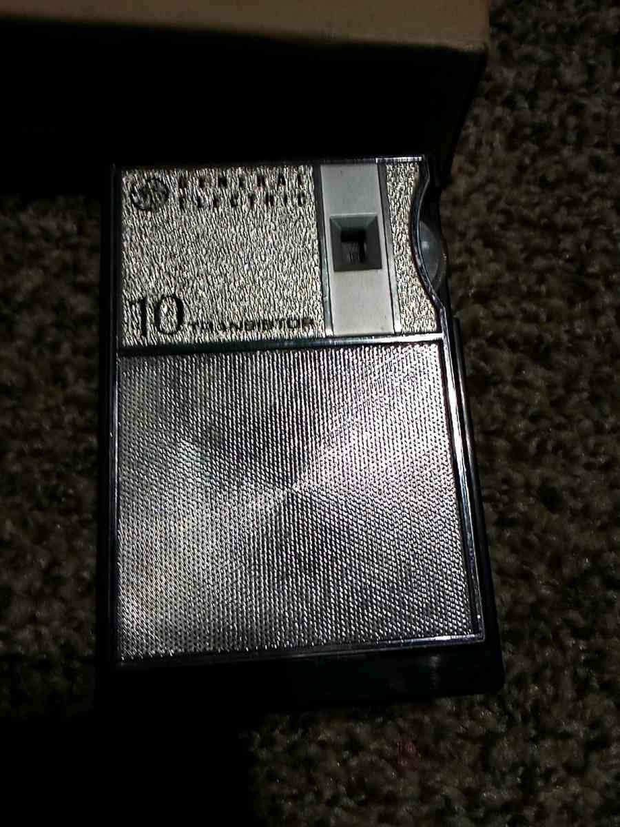 antique transistor radio