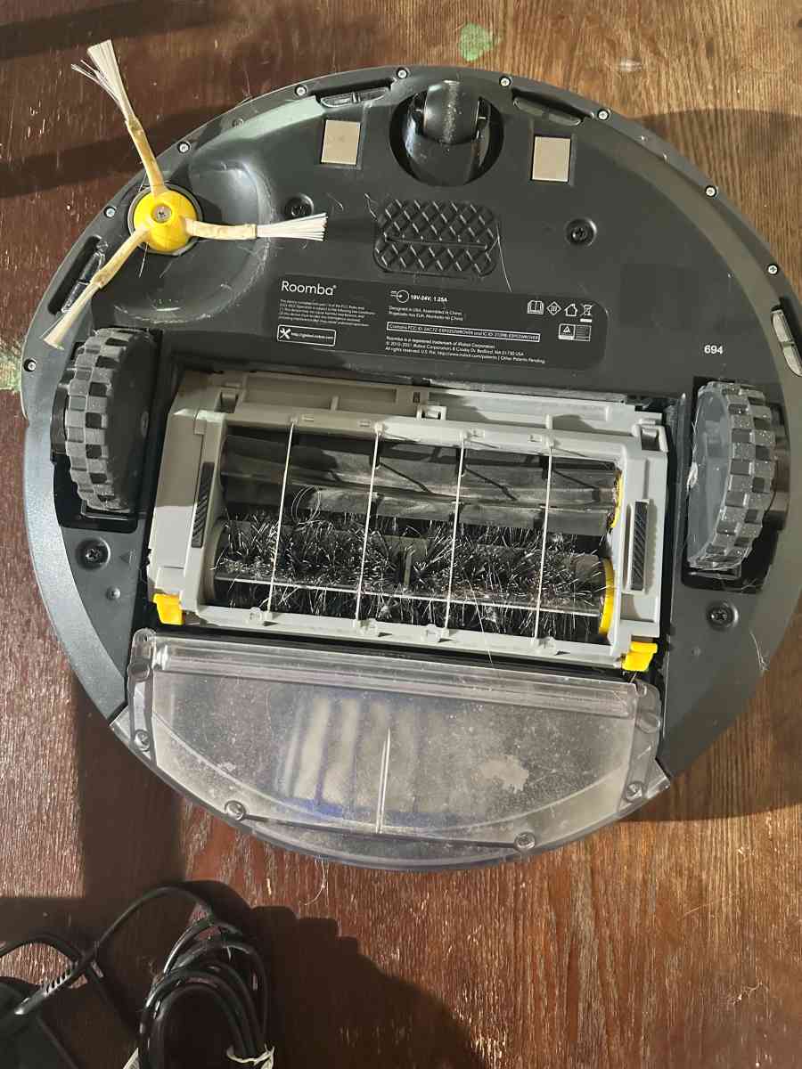 iRobot Roomba 694 WiFi Robot Vacuum