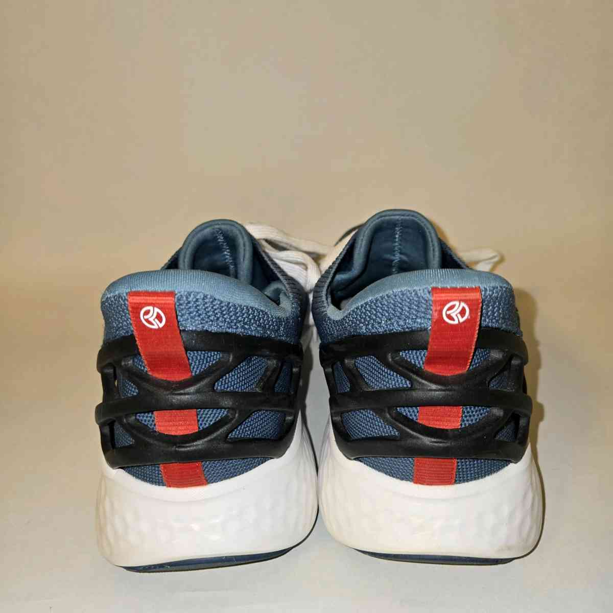 Kizik Athletic Shoes Mens Size 12 and a half Deep Sea Color