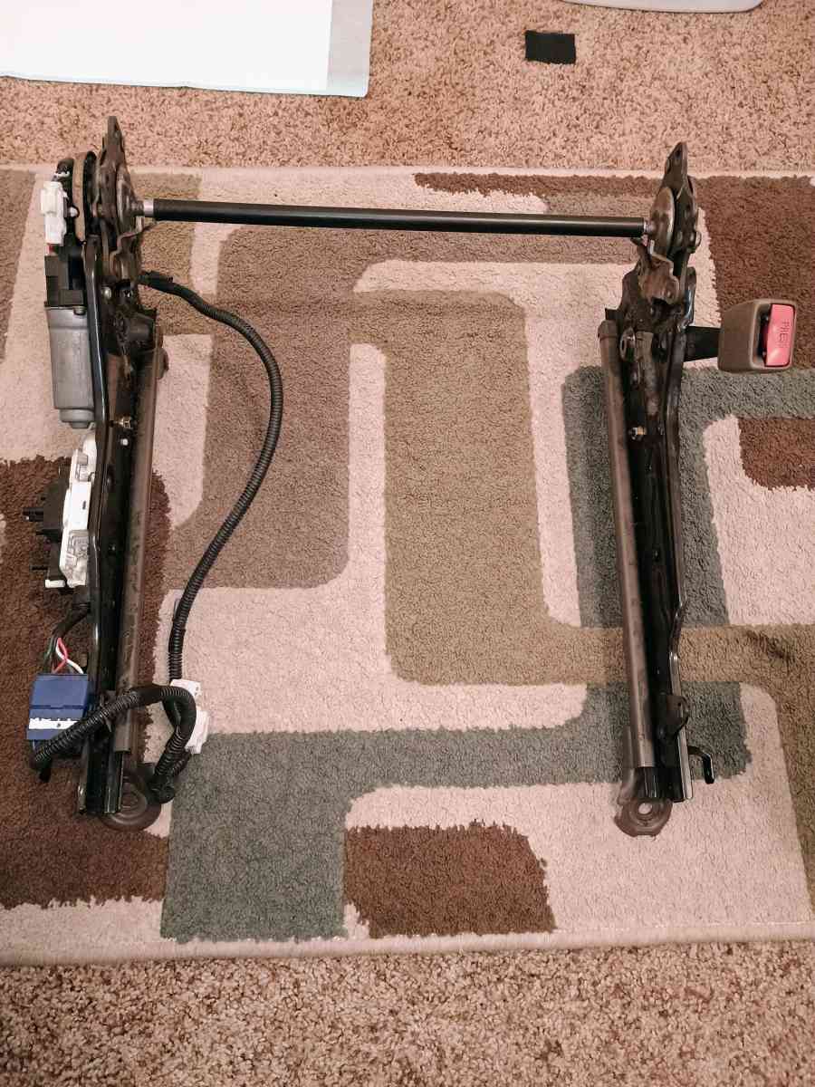 4 runner seat track passenger side