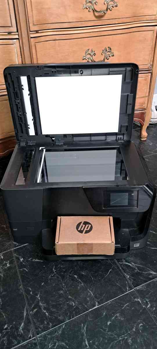 Never used HP printer scanner new ink included
