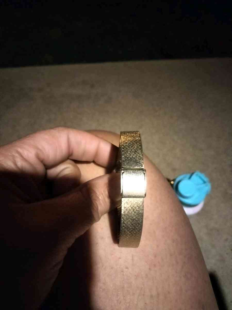 Womans Seiko gold with diamonds watch