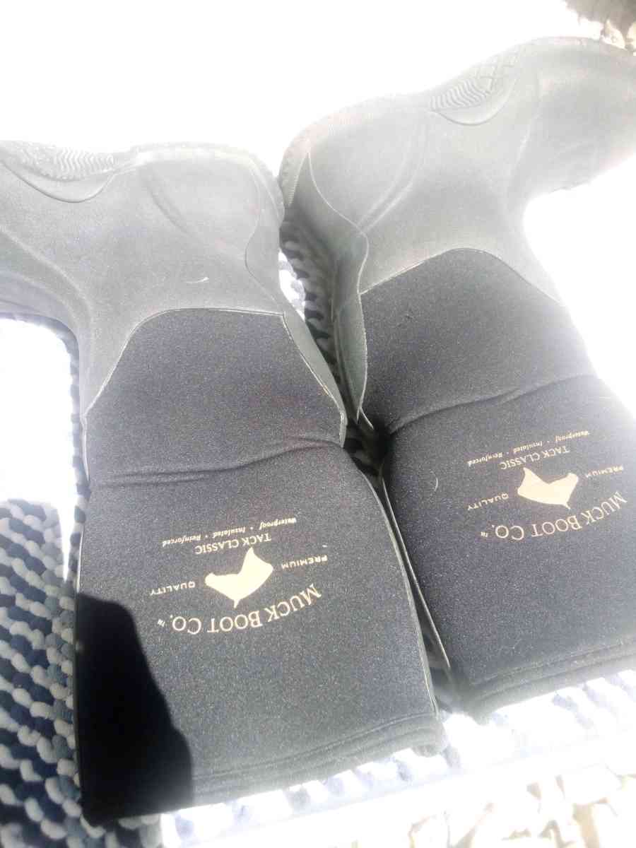 muck boots