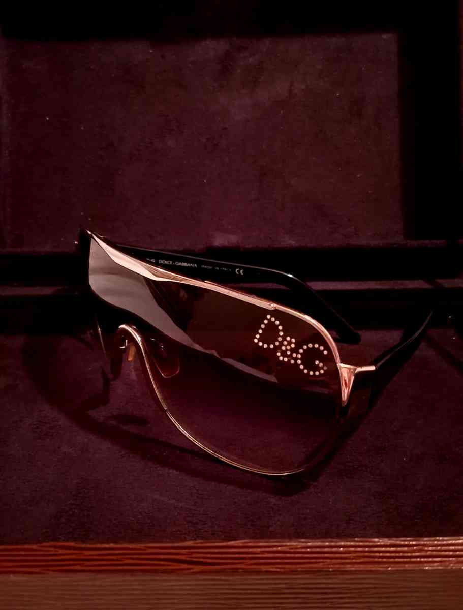 sunglasses D G