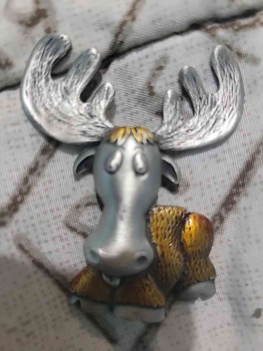 Moose brooch