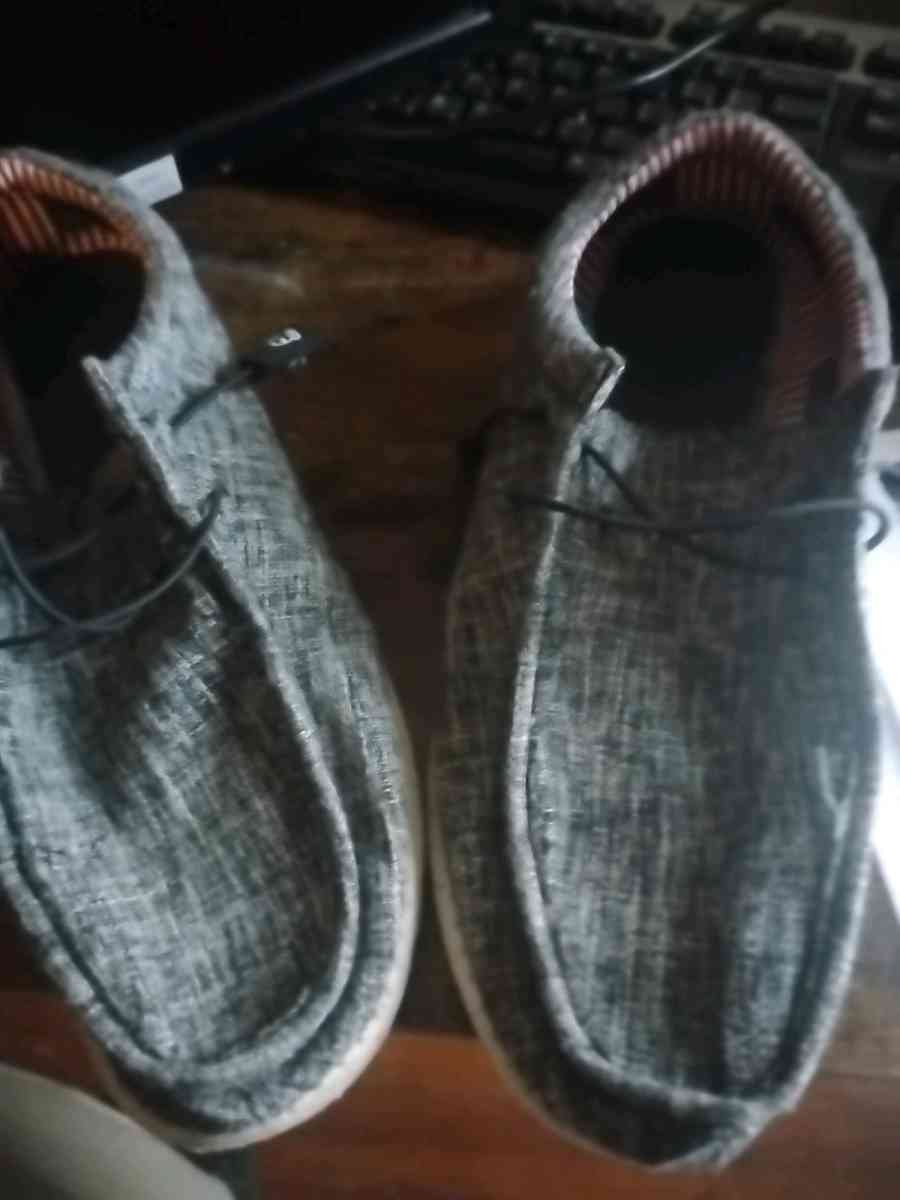 shoes off brand of hey dude