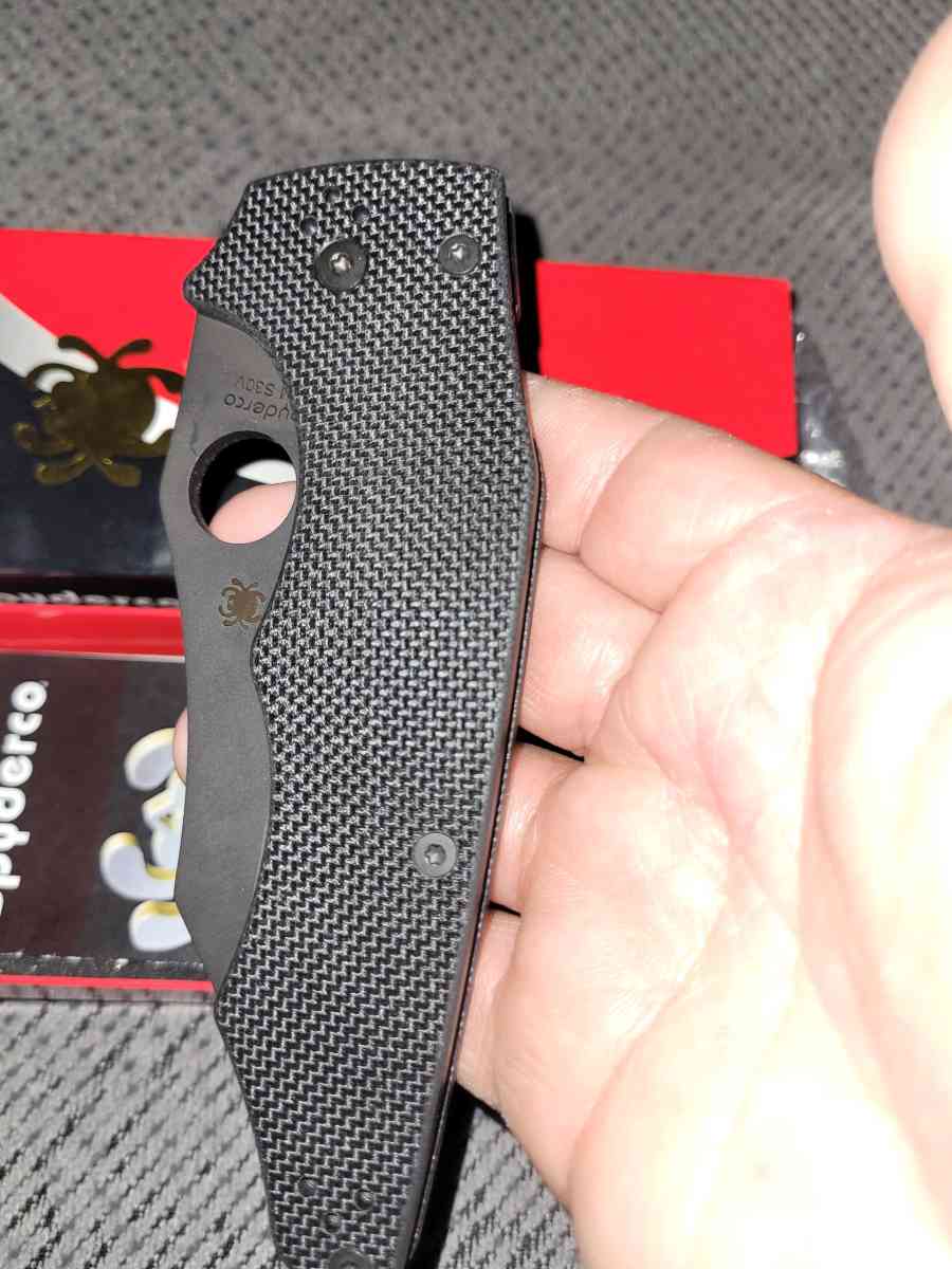 SPYDERCO POCKET KNIFE