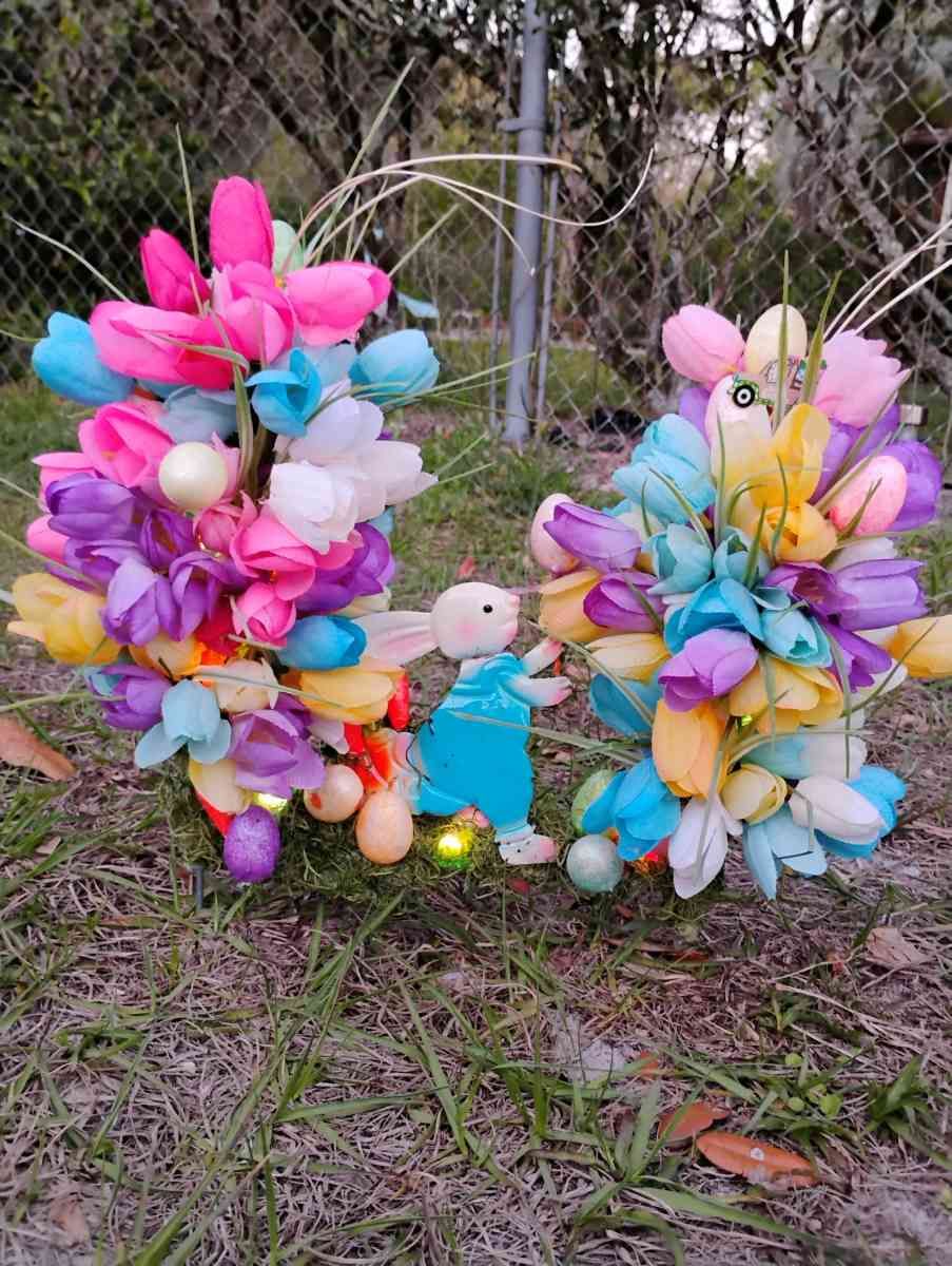 light up graveside flowers for loved ones