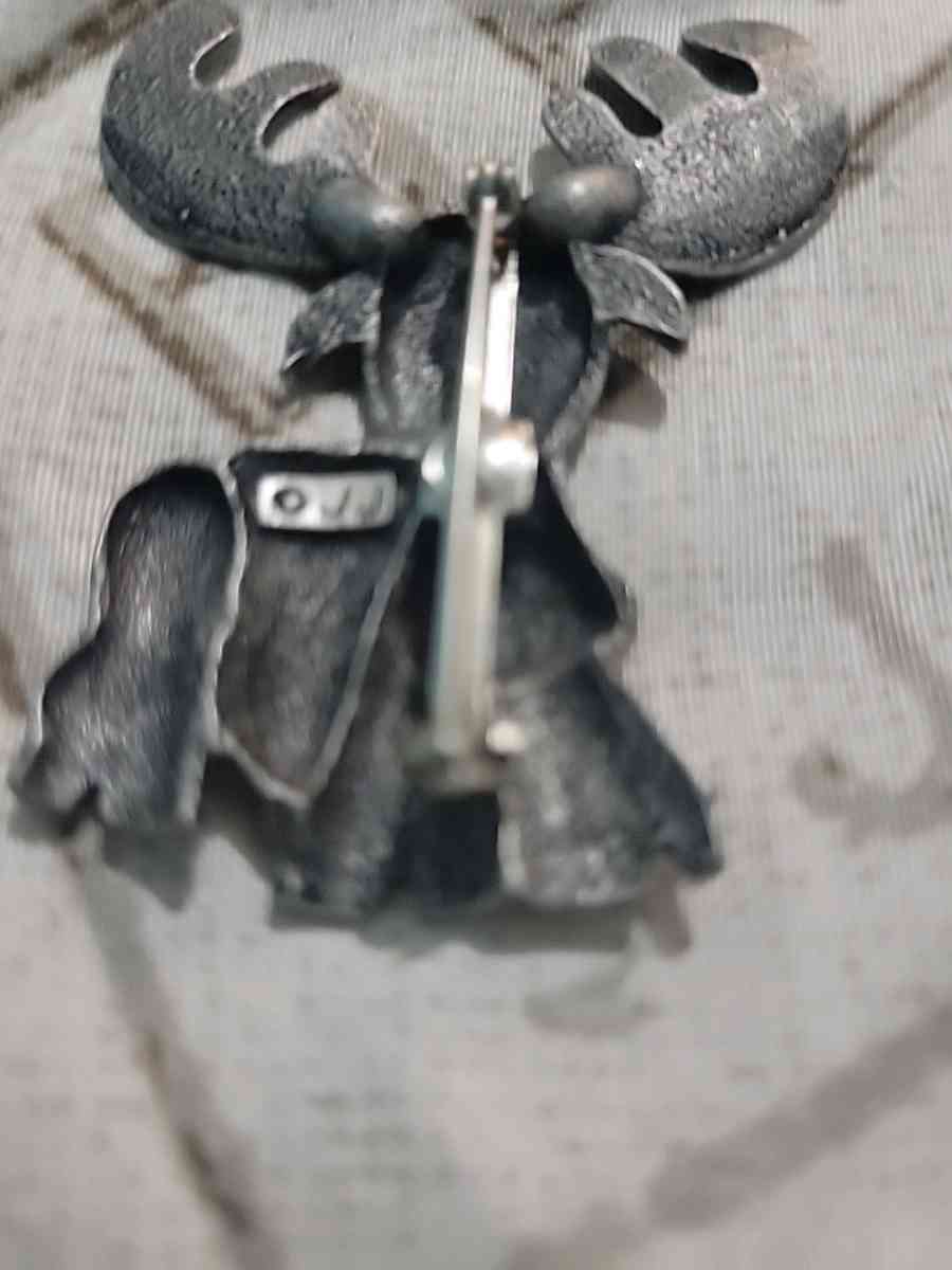 Moose brooch